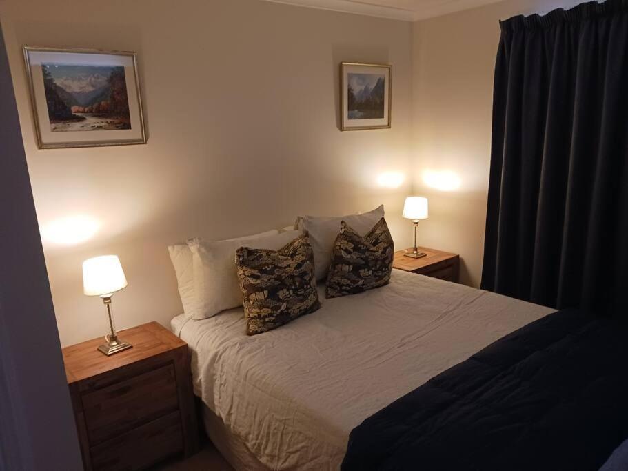 Villa Charming House In Westport Extérieur photo