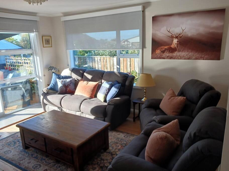 Villa Charming House In Westport Extérieur photo