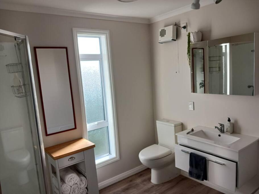 Villa Charming House In Westport Extérieur photo